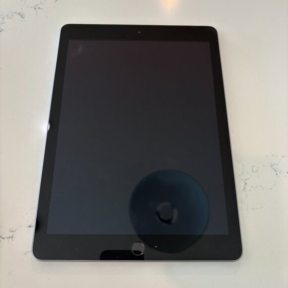 iPad - 6th Generation - with case & charging cord - Picture 2 of 8